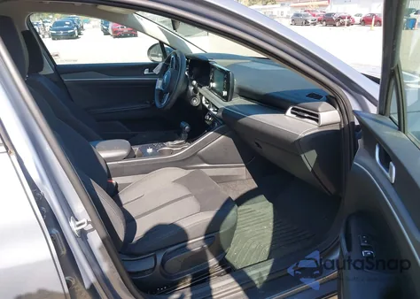 2021 Kia K5 Lx из США, поврежденный, VIN 5XXG24J27MG026390